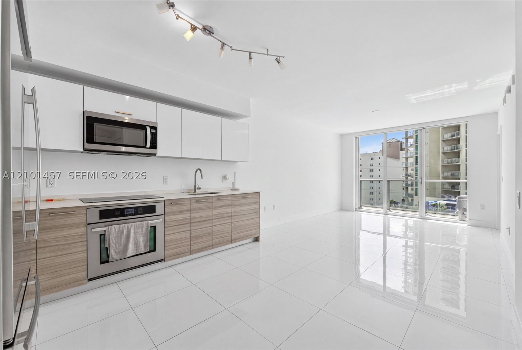 1300 Brickell Bay Dr #1203, Miami FL 33131
