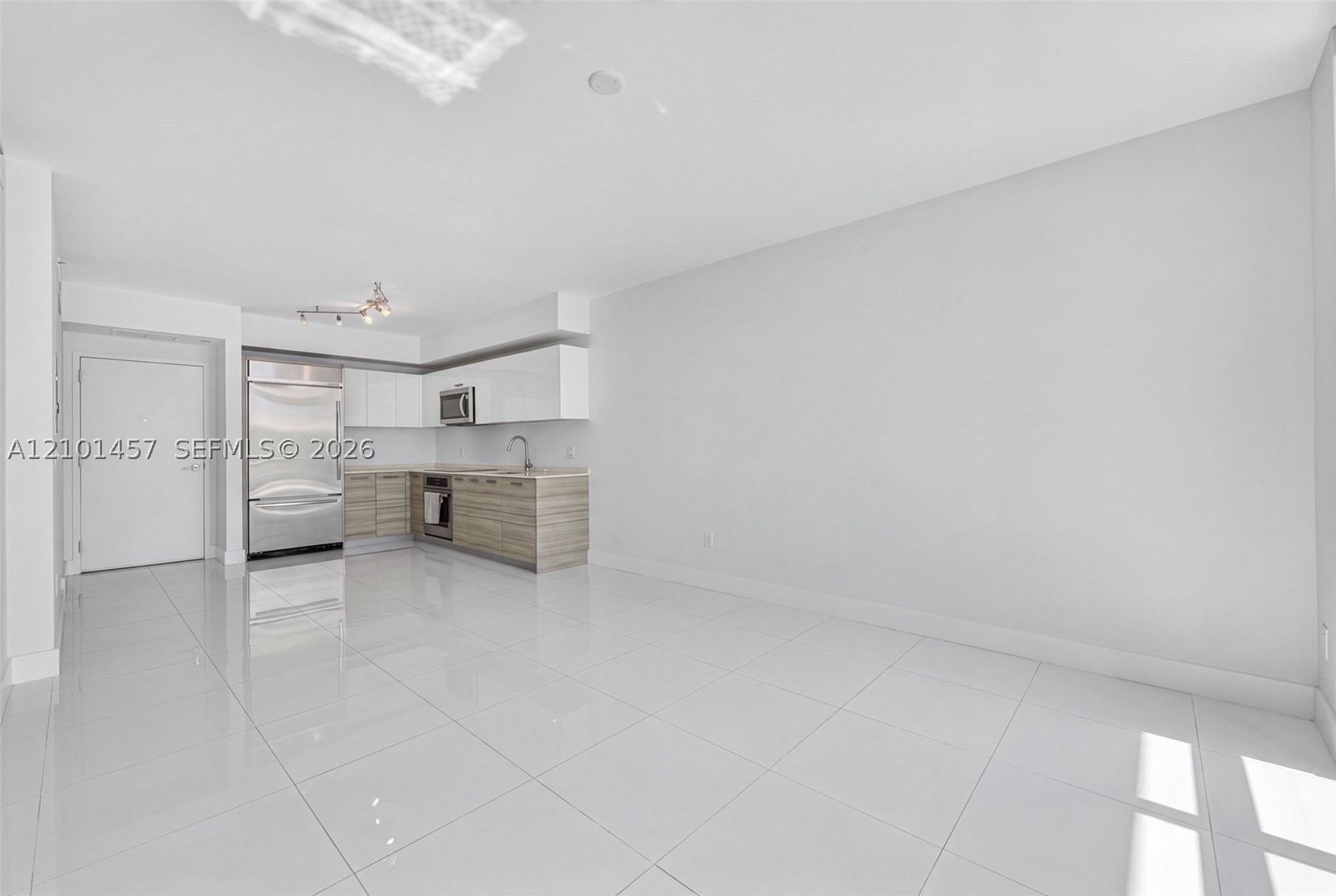 1300 Brickell Bay Dr #1203, Miami FL 33131