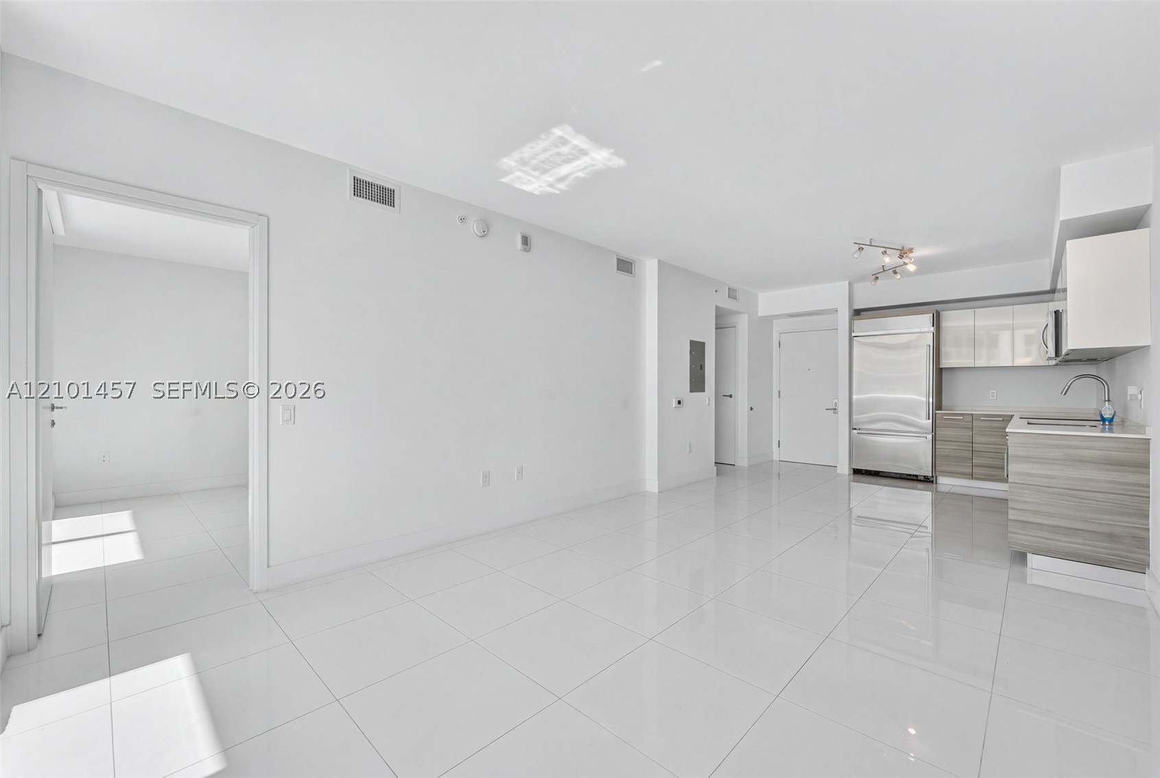 1300 Brickell Bay Dr #1203, Miami FL 33131