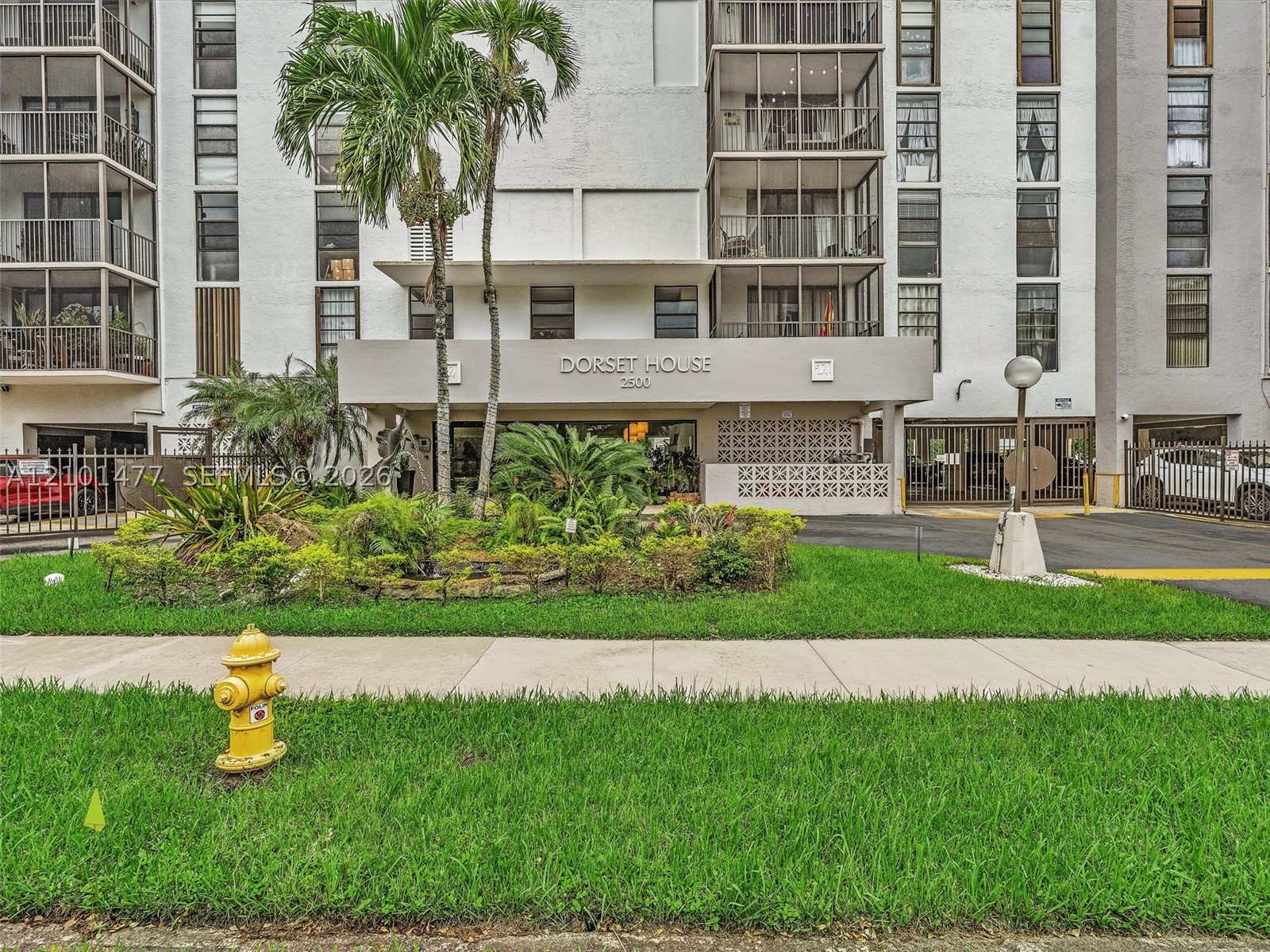 2500 NE 135th St #C502, North Miami FL 33181