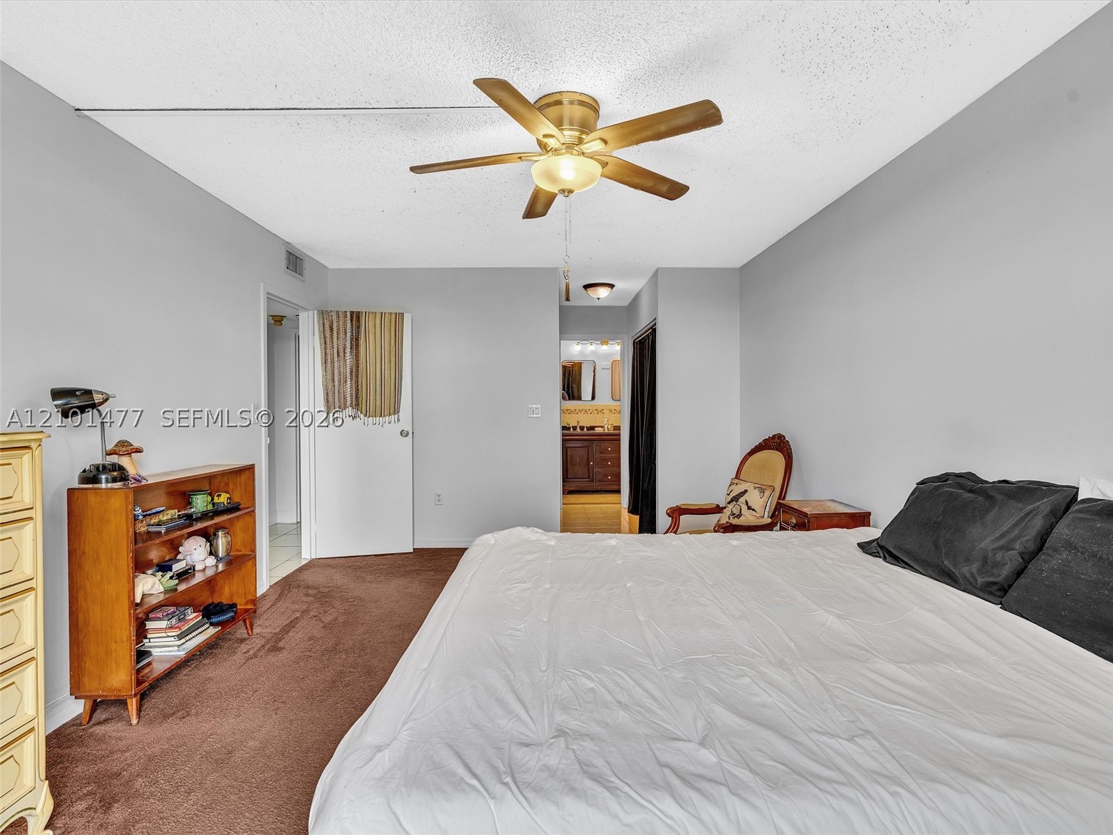 2500 NE 135th St #C502, North Miami FL 33181