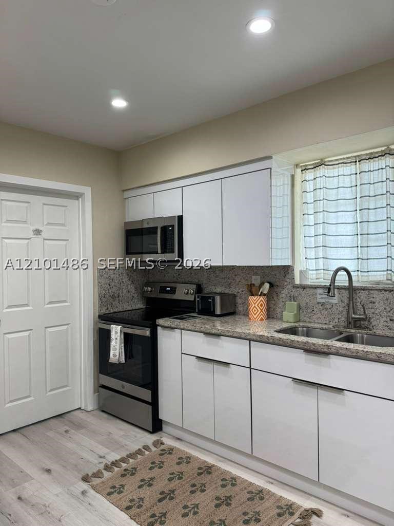 821 NW 173rd Ter, Miami Gardens FL 33169