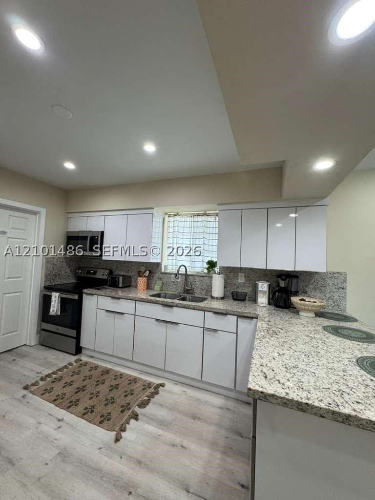 821 NW 173rd Ter, Miami Gardens FL 33169