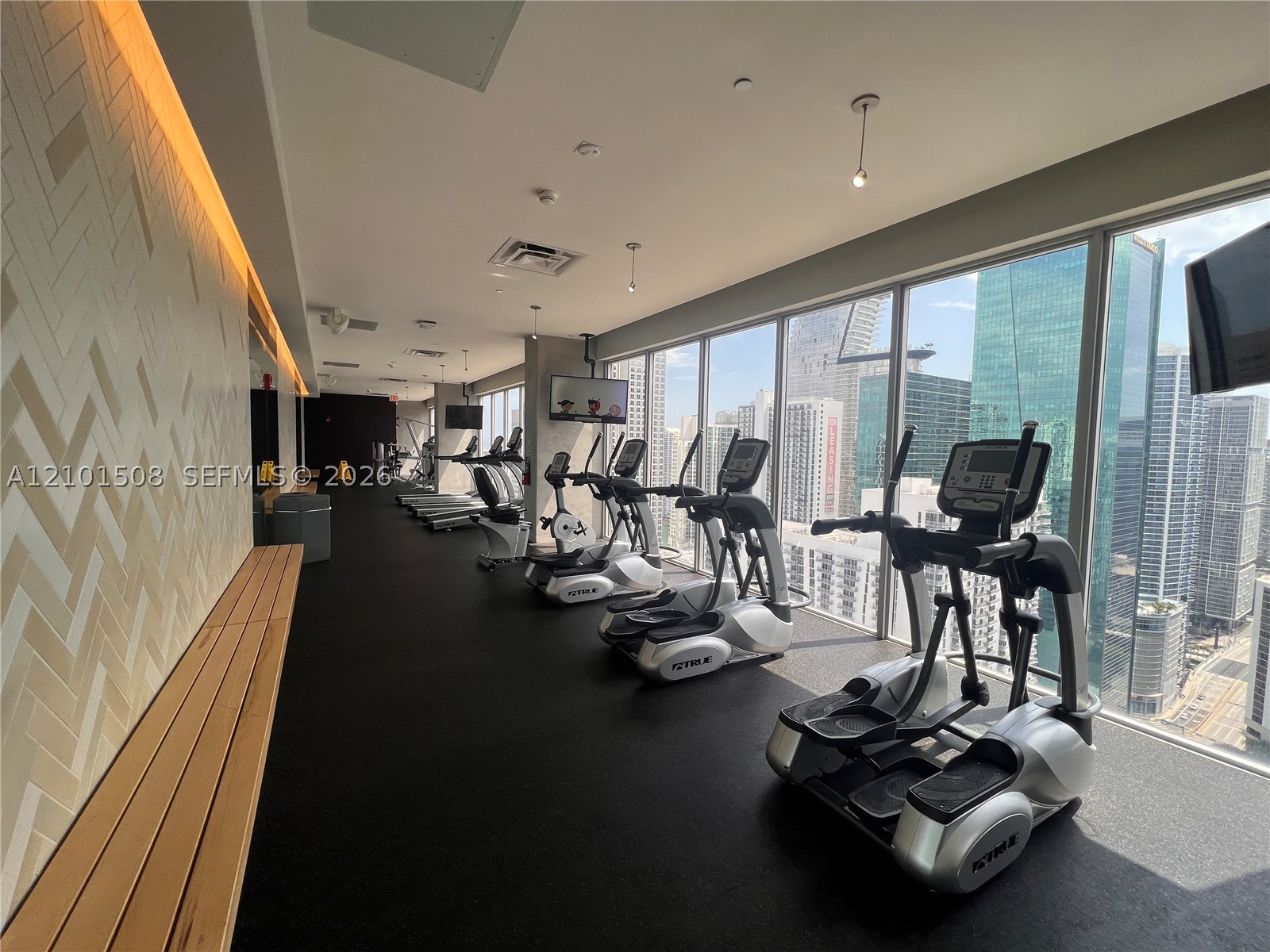 151 SE 1st St #2907, Miami FL 33131