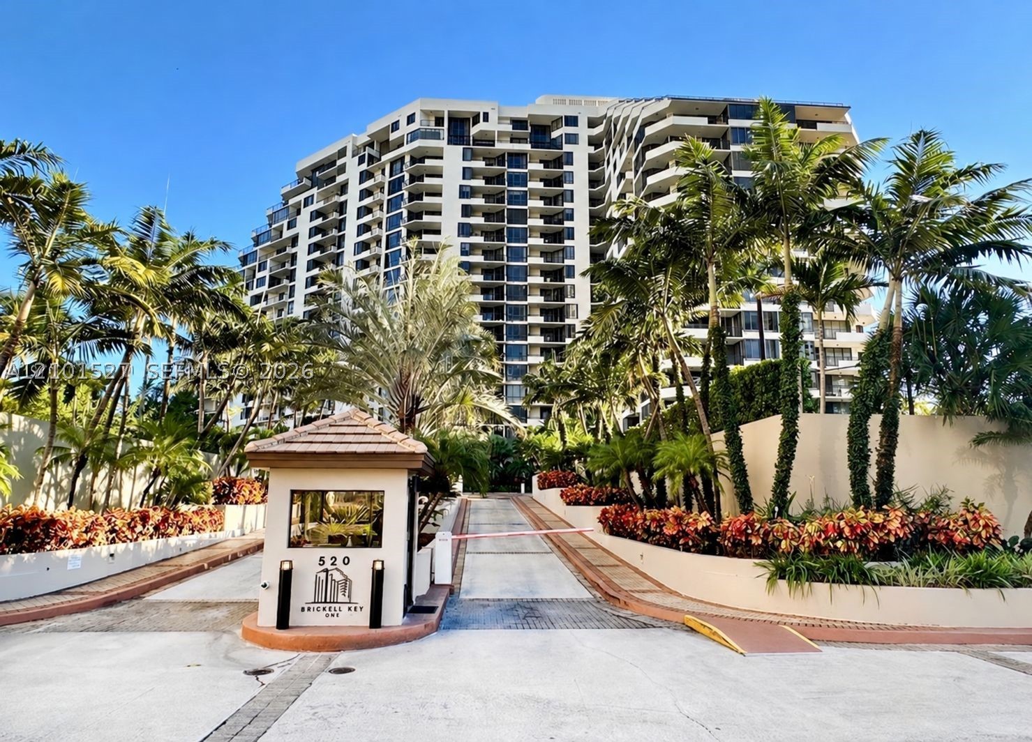 520 Brickell Key Dr #A1811, Miami FL 33131