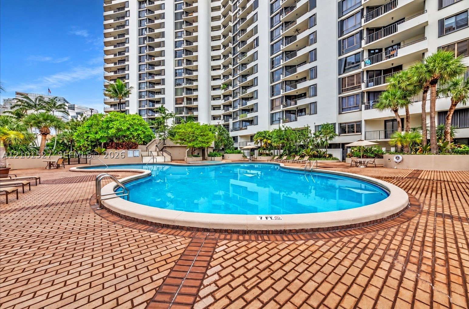 520 Brickell Key Dr #A1811, Miami FL 33131