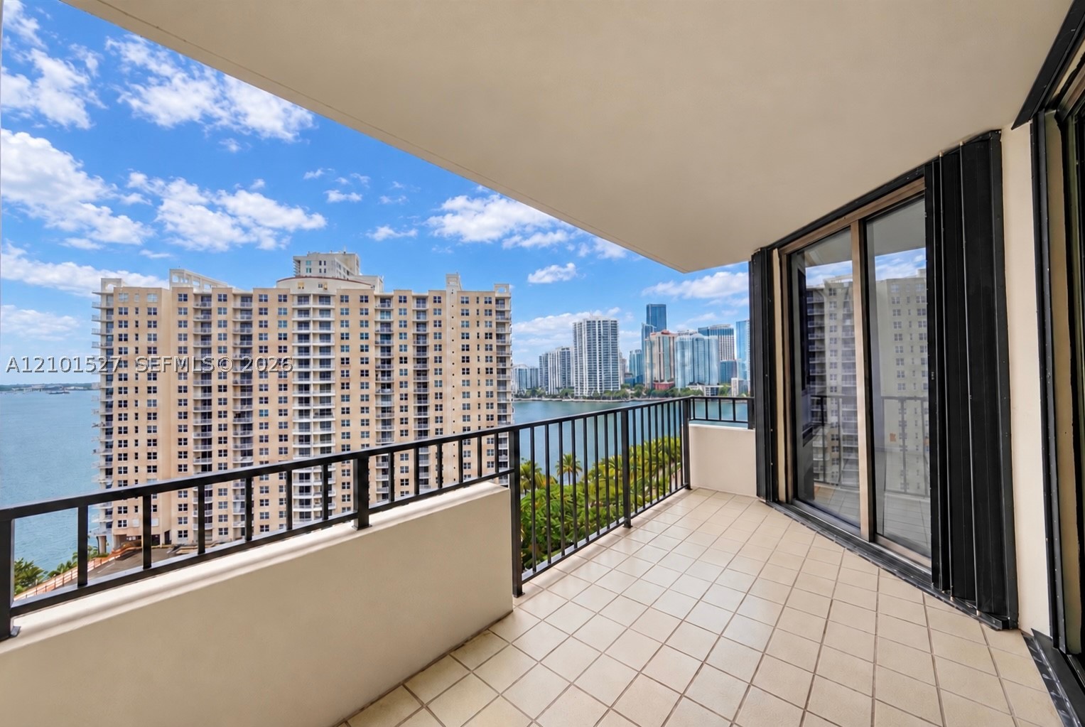 520 Brickell Key Dr #A1811, Miami FL 33131
