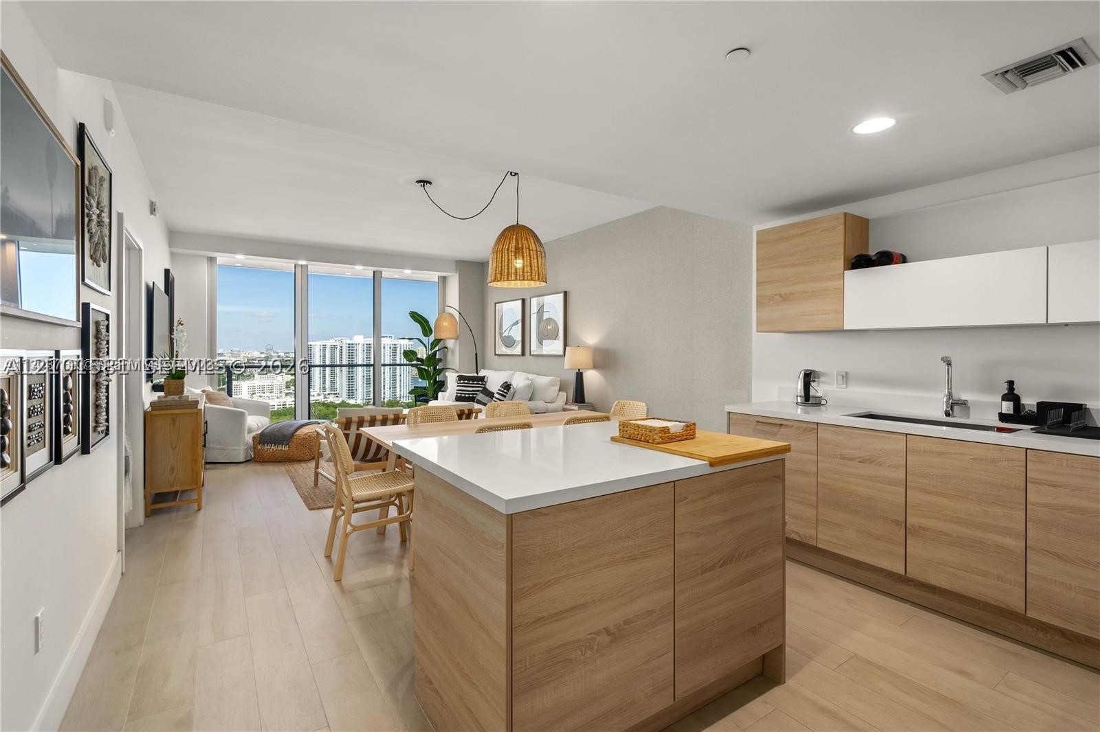 16385 Biscayne Blvd #2406, North Miami Beach FL 33160