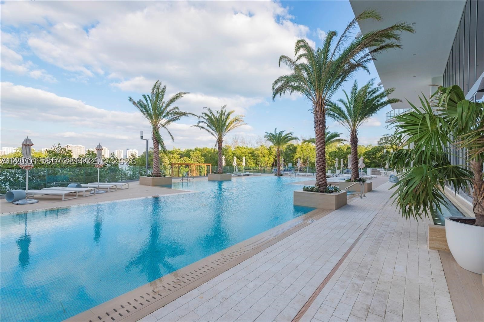 16385 Biscayne Blvd #2406, North Miami Beach FL 33160