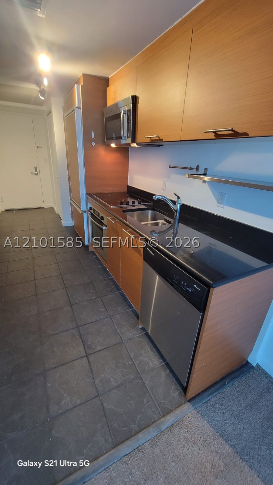 50 Biscayne Blvd #1403, Miami FL 33132