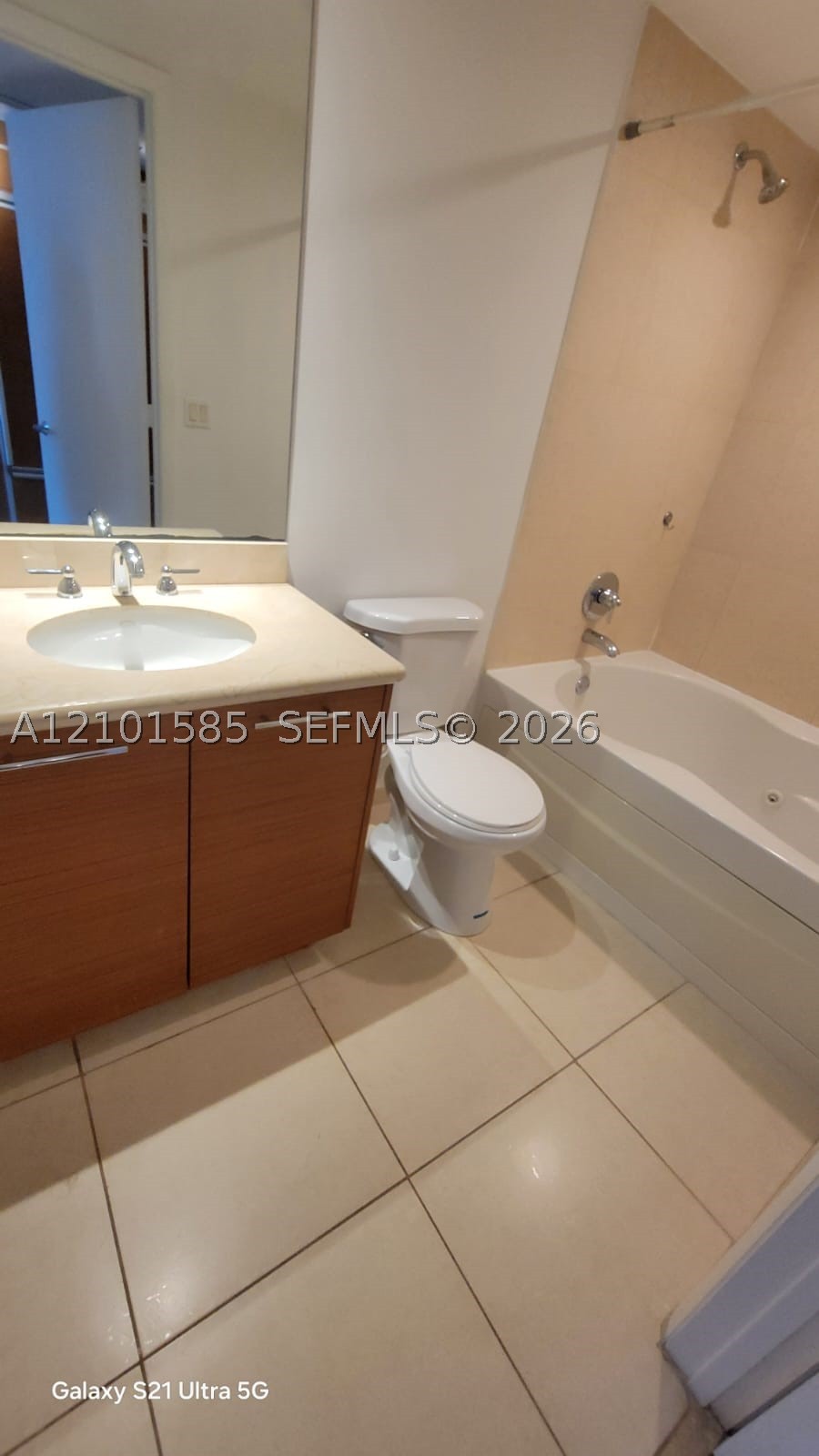 50 Biscayne Blvd #1403, Miami FL 33132