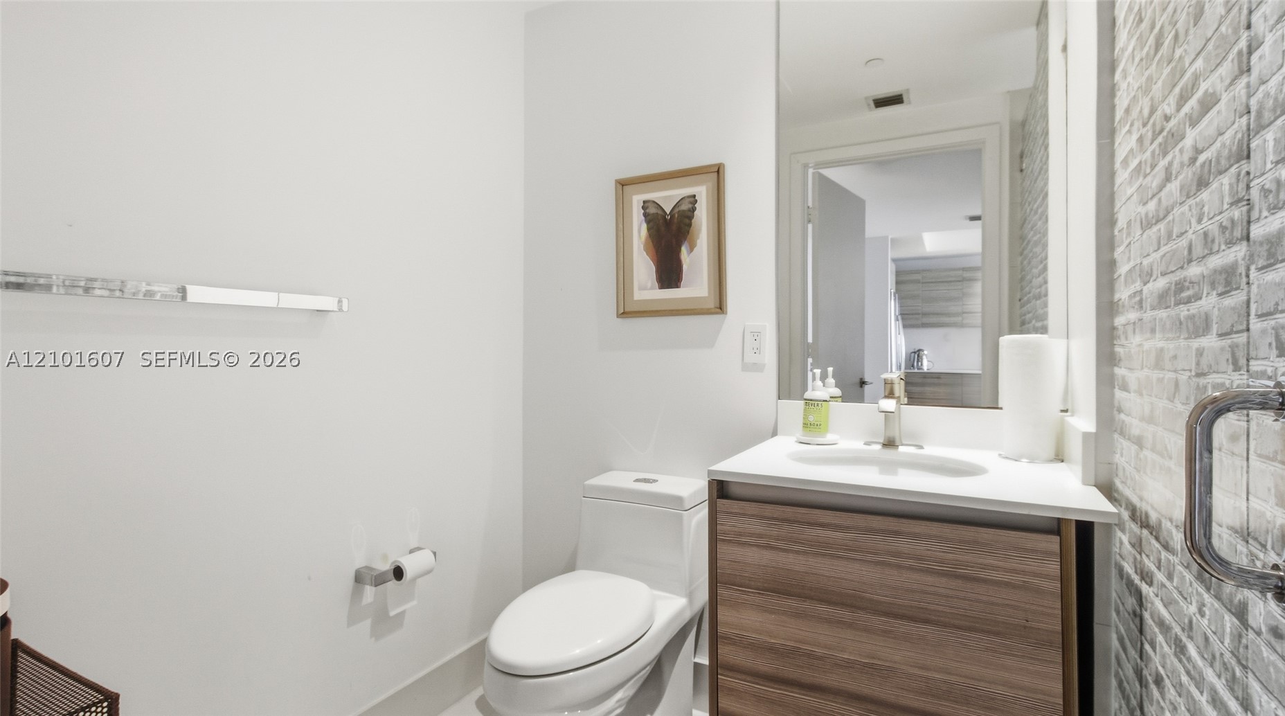 121 NE 34th St #1106A, Miami FL 33137