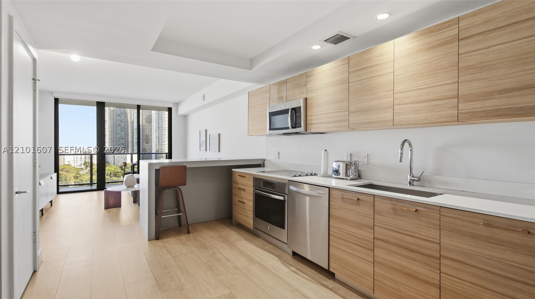 121 NE 34th St #1106A, Miami FL 33137
