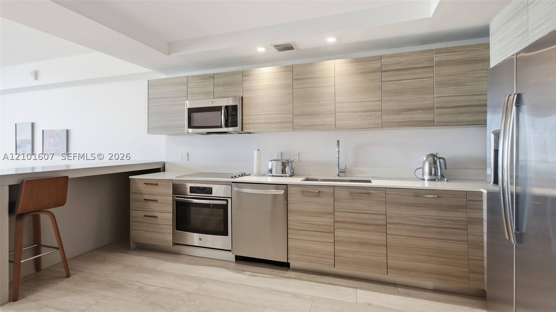 121 NE 34th St #1106A, Miami FL 33137