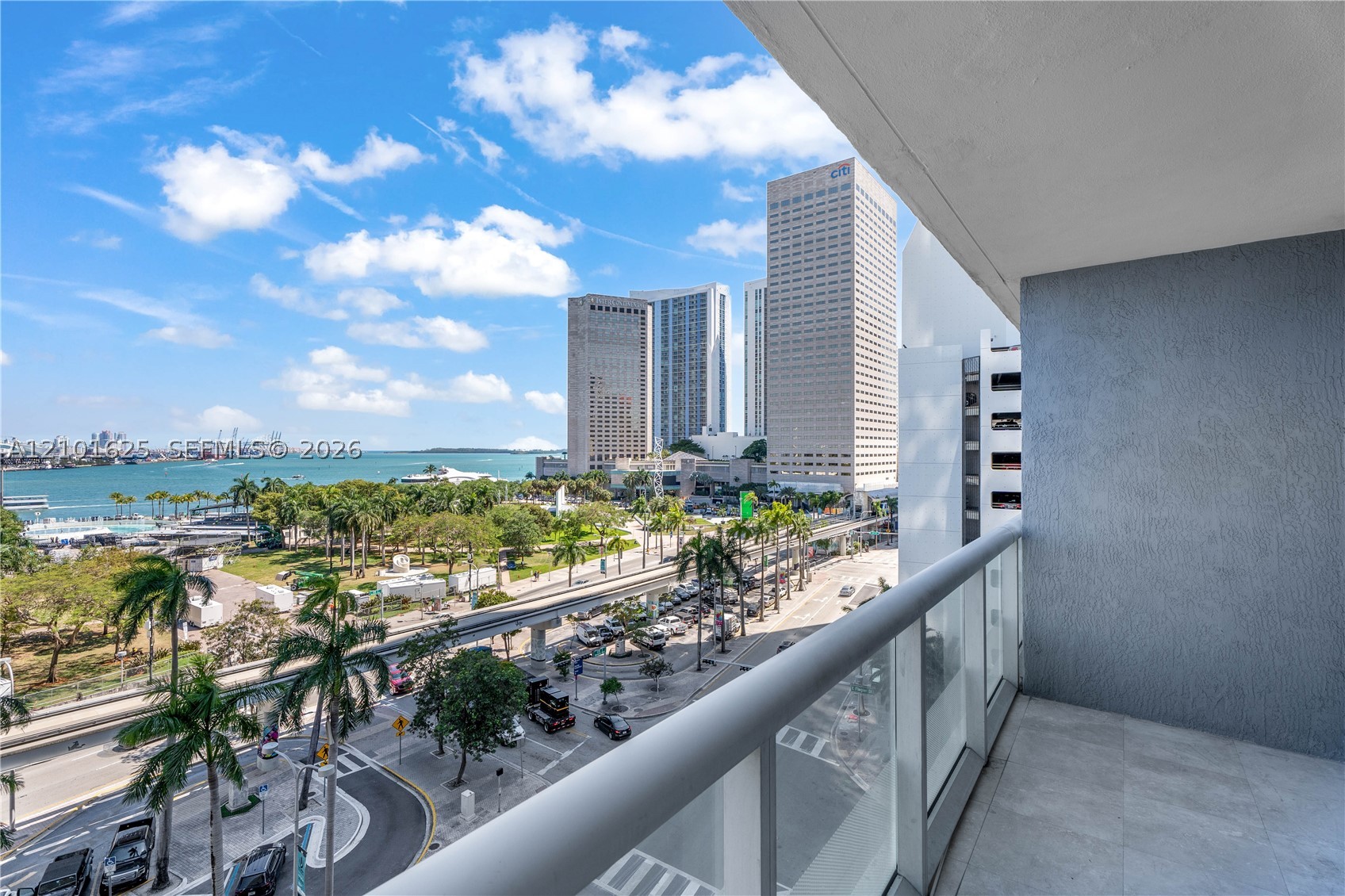 50 Biscayne Blvd #811, Miami FL 33132