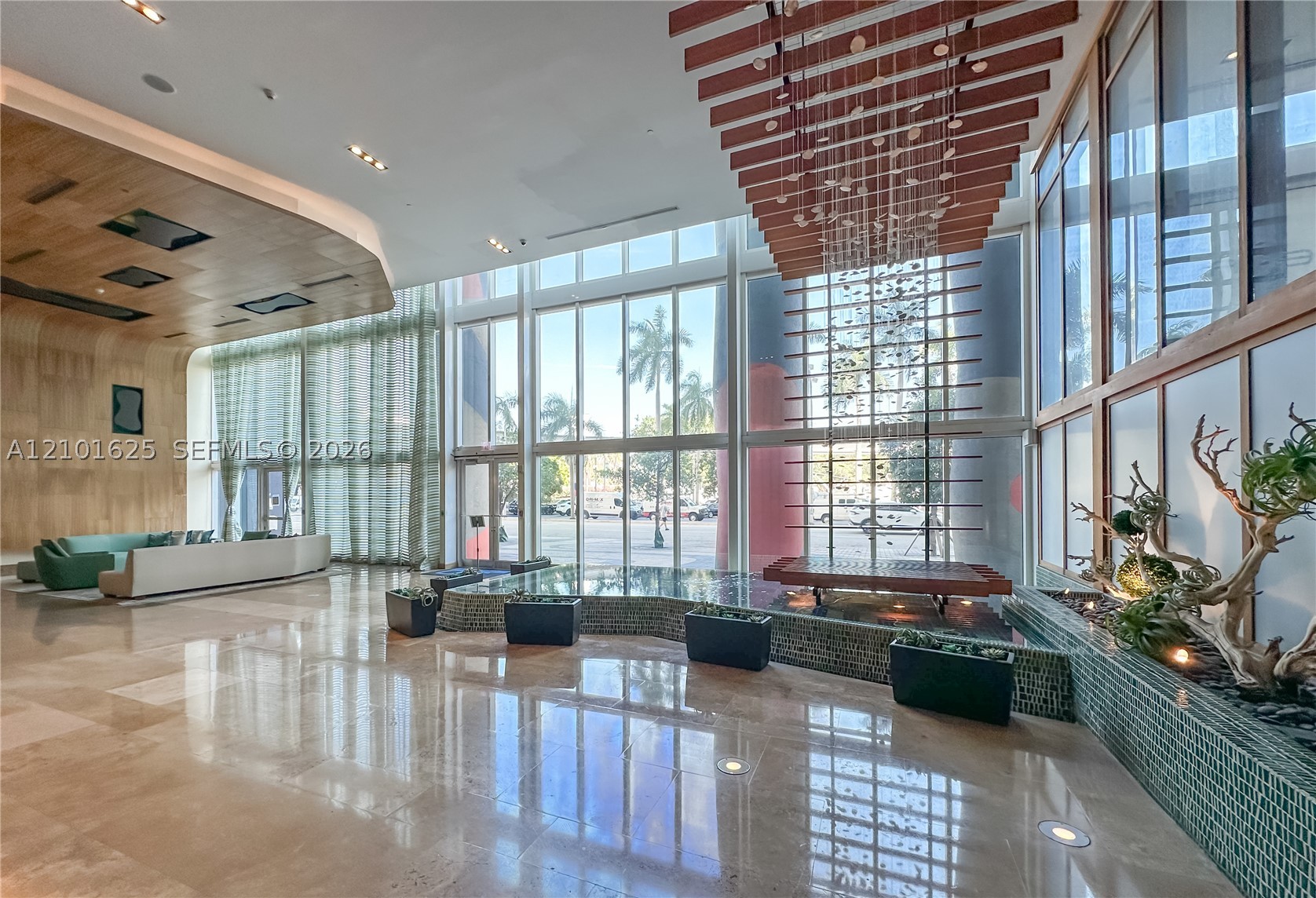 50 Biscayne Blvd #811, Miami FL 33132