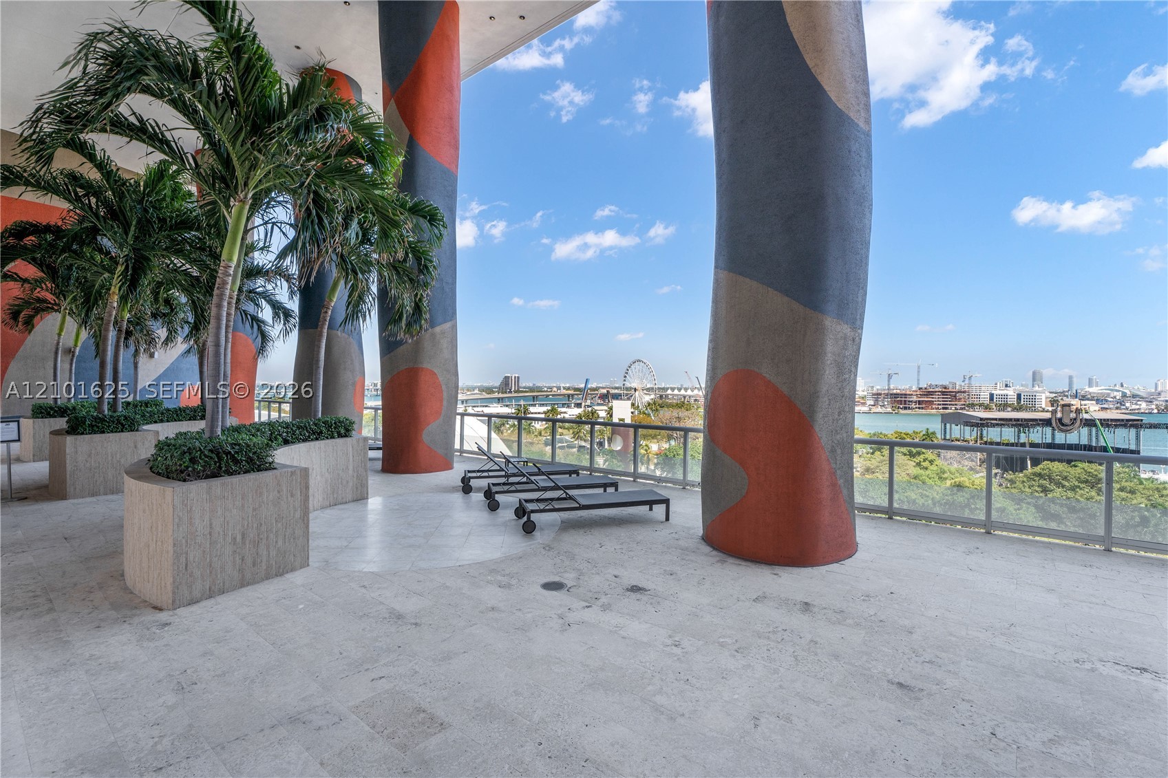 50 Biscayne Blvd #811, Miami FL 33132