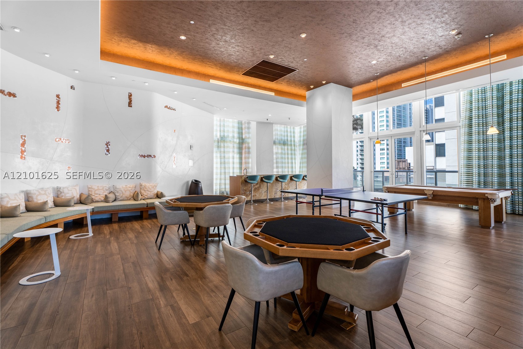 50 Biscayne Blvd #811, Miami FL 33132