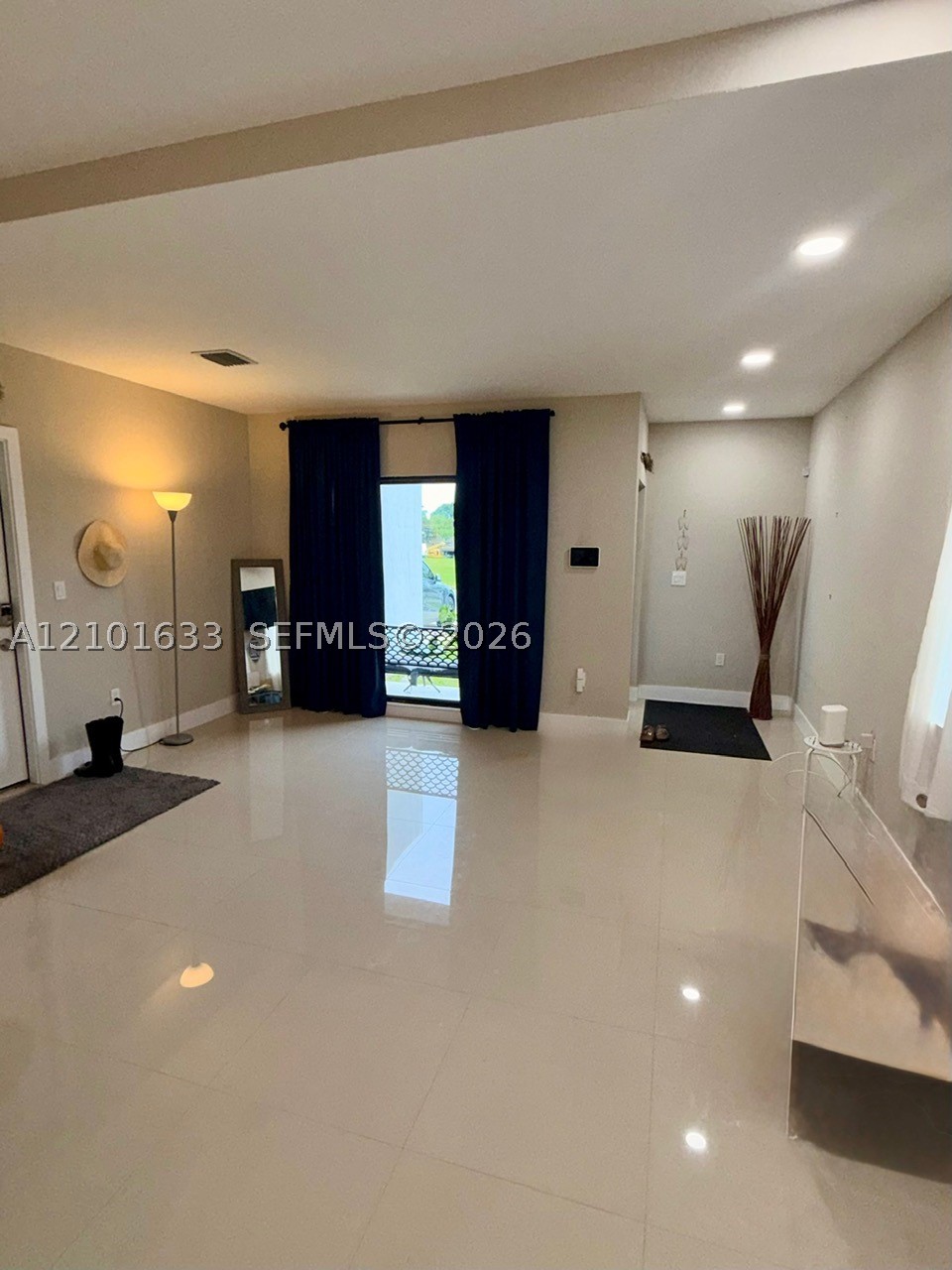 Hallandale Beach FL 33009 - A12101633