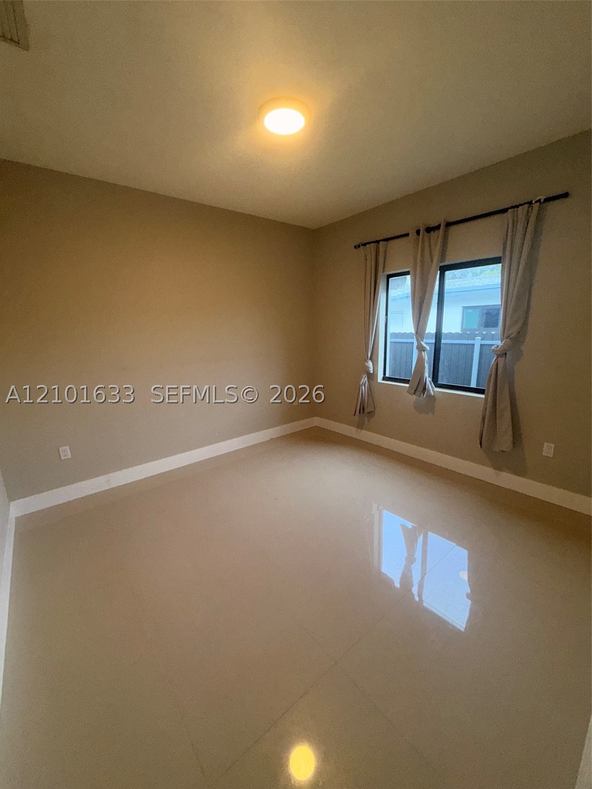 Hallandale Beach FL 33009 - A12101633