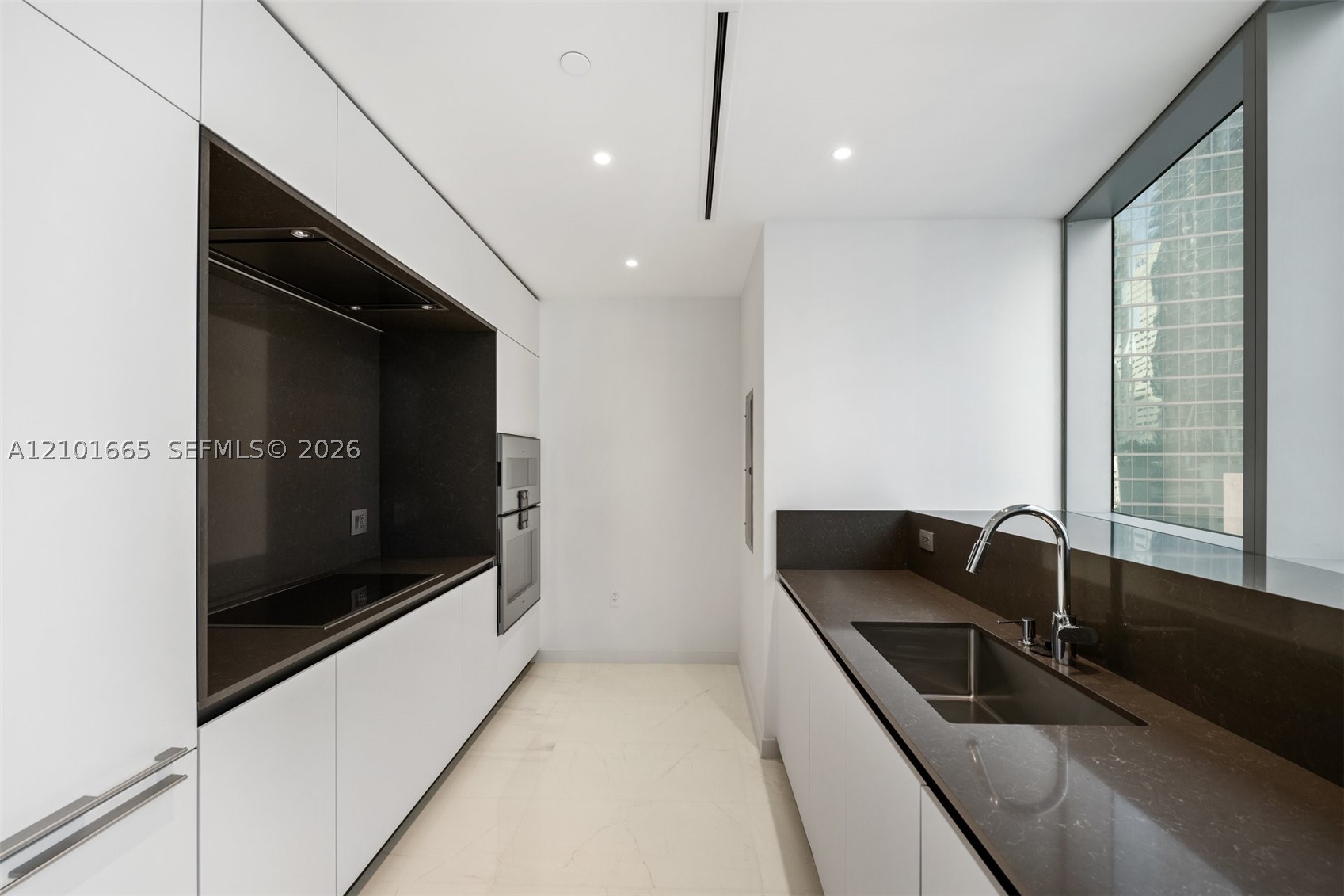 300 Biscayne Boulevard Way #1205C, Miami FL 33131