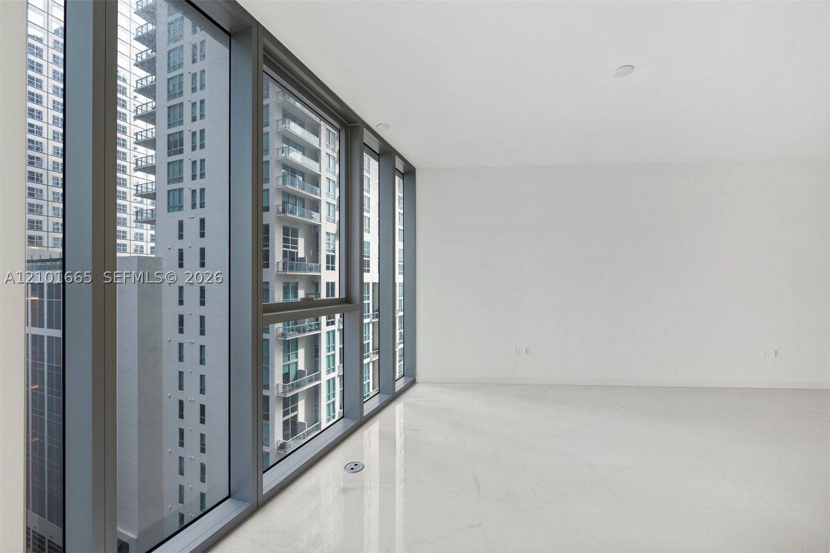 300 Biscayne Boulevard Way #1205C, Miami FL 33131