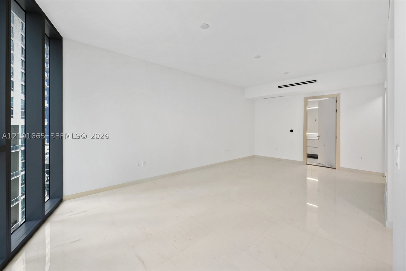 300 Biscayne Boulevard Way #1205C, Miami FL 33131