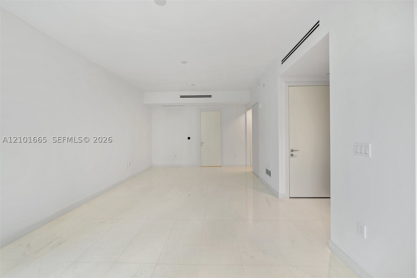 300 Biscayne Boulevard Way #1205C, Miami FL 33131