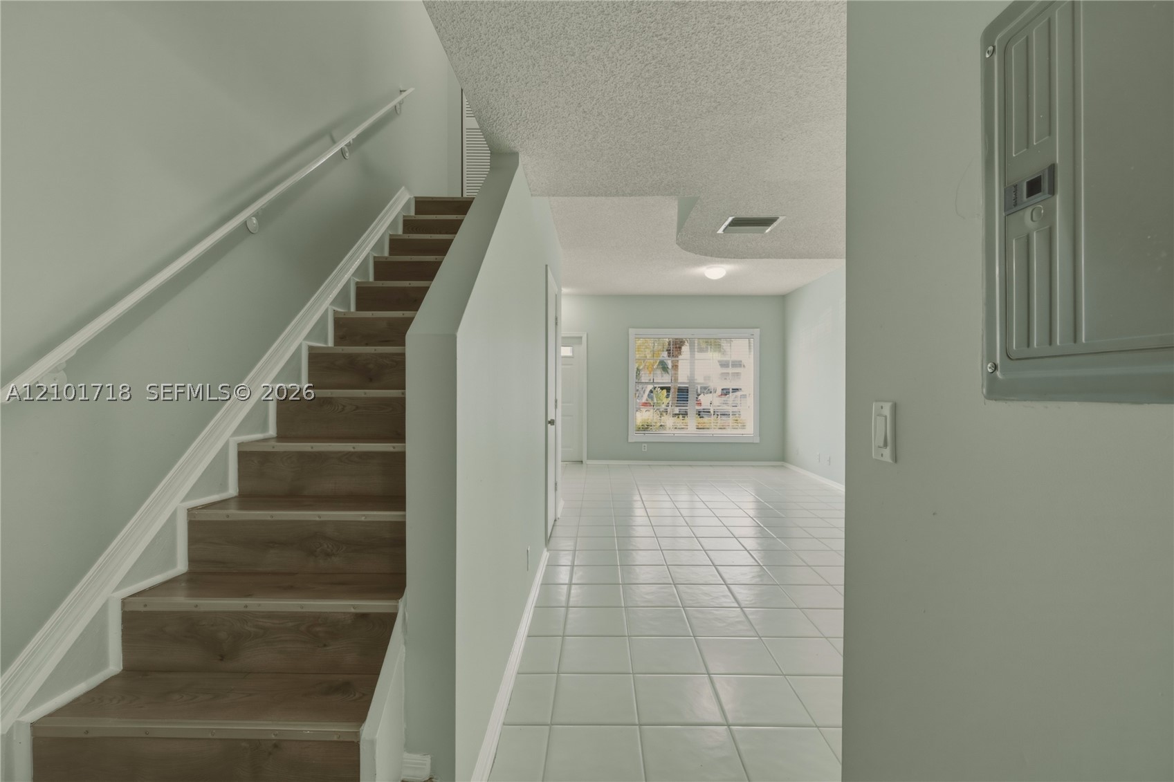16679 Hemingway Dr, Weston FL 33326