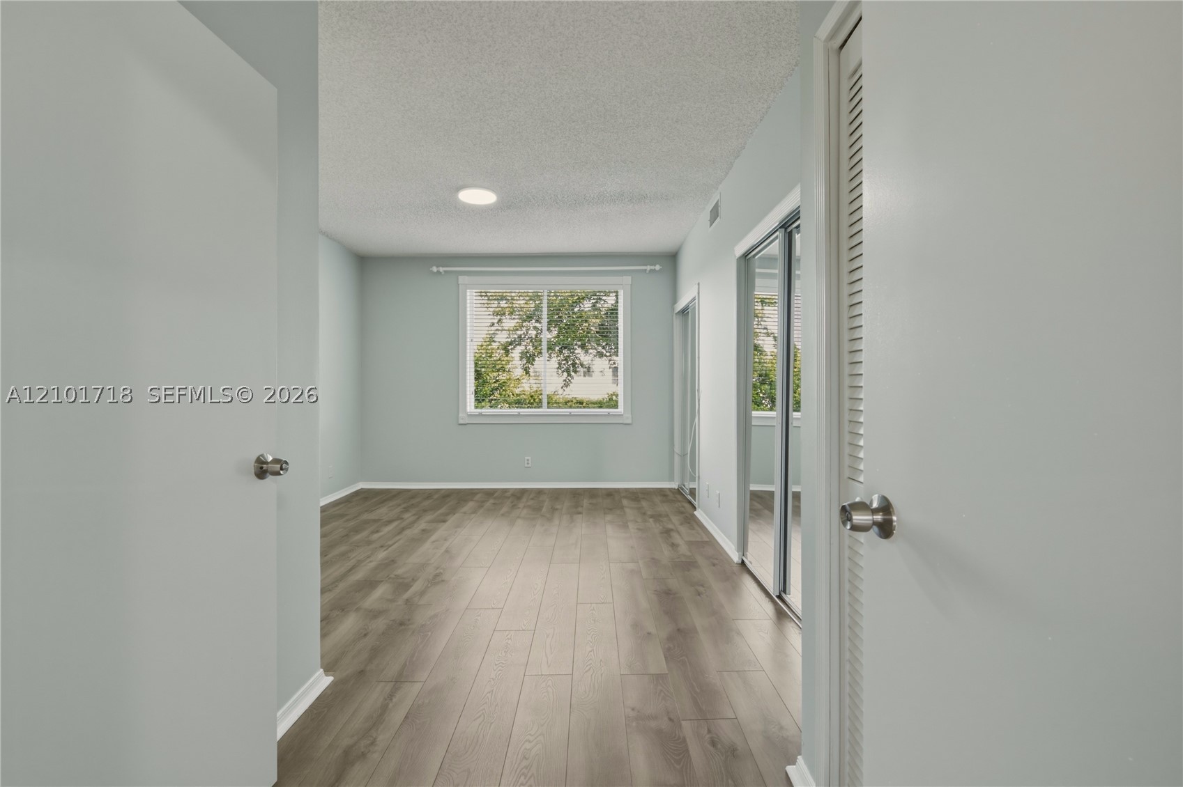 16679 Hemingway Dr, Weston FL 33326