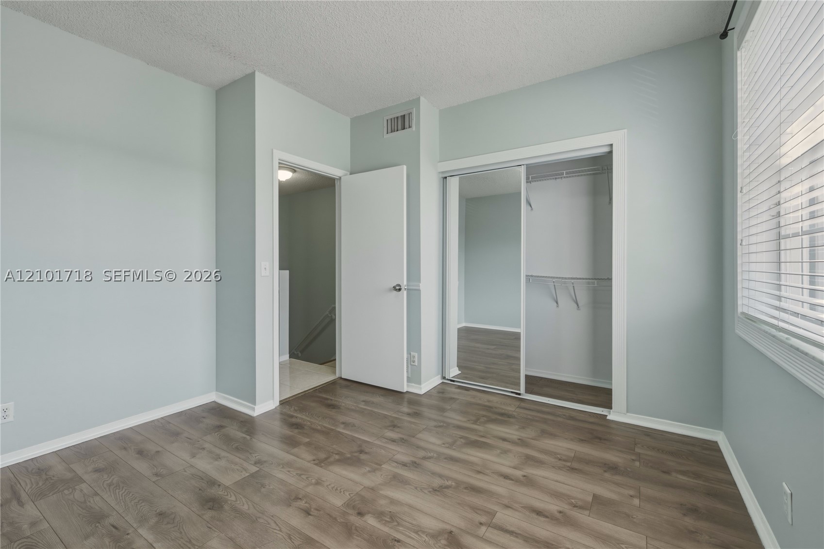 16679 Hemingway Dr, Weston FL 33326