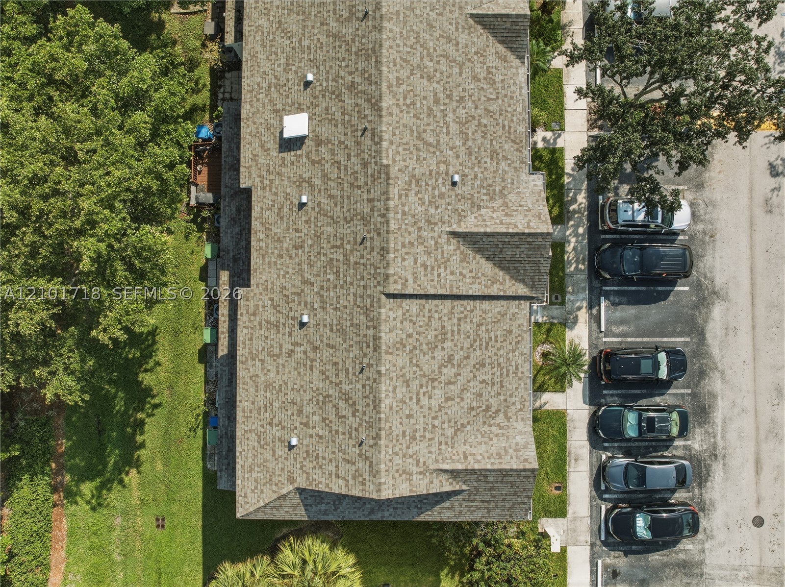 16679 Hemingway Dr, Weston FL 33326