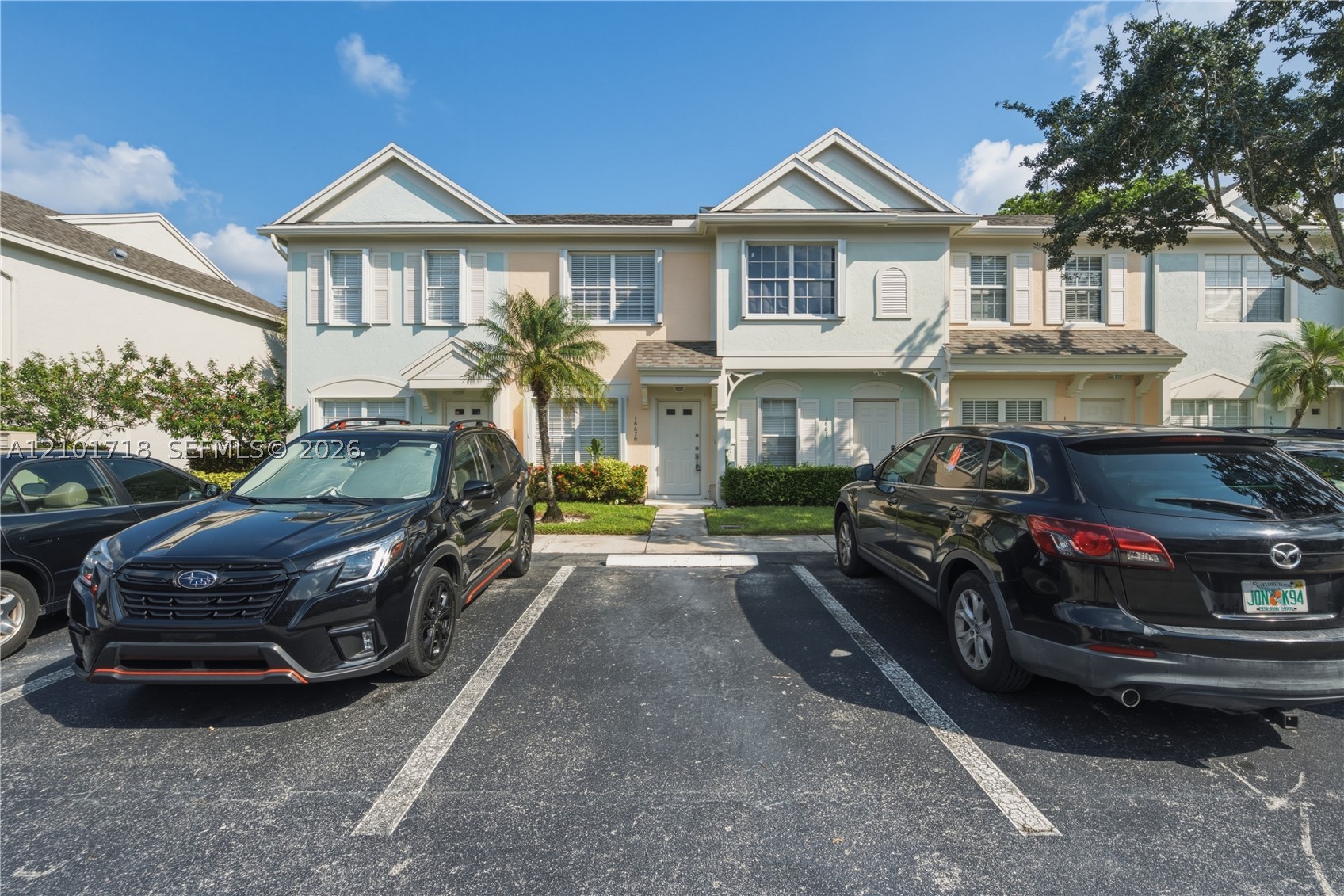 16679 Hemingway Dr, Weston FL 33326