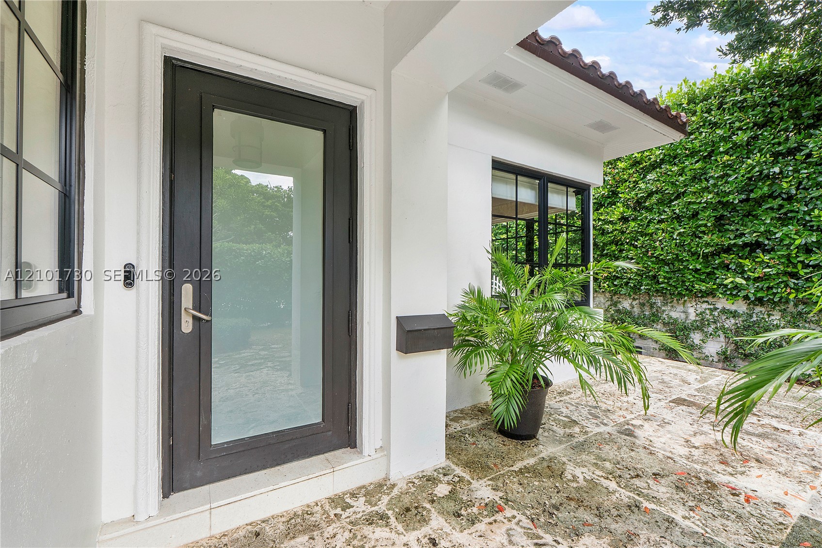 435 W 51st St, Miami Beach FL 33140