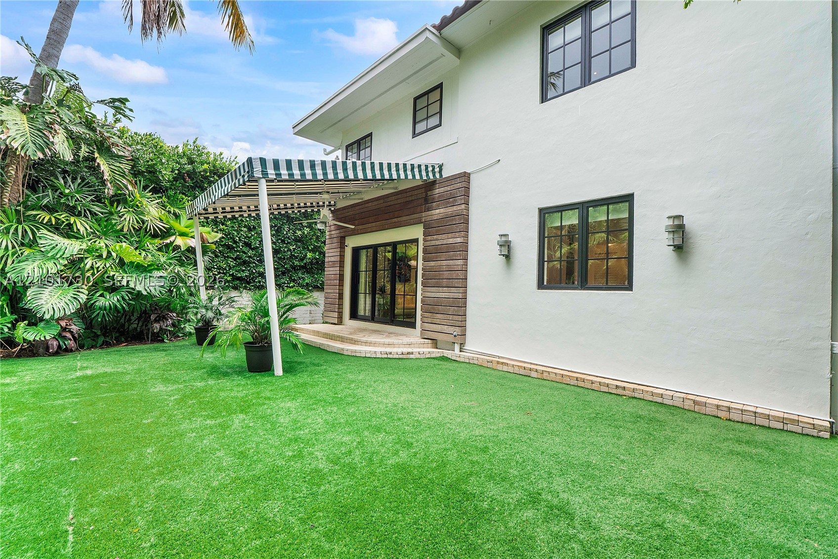 435 W 51st St, Miami Beach FL 33140
