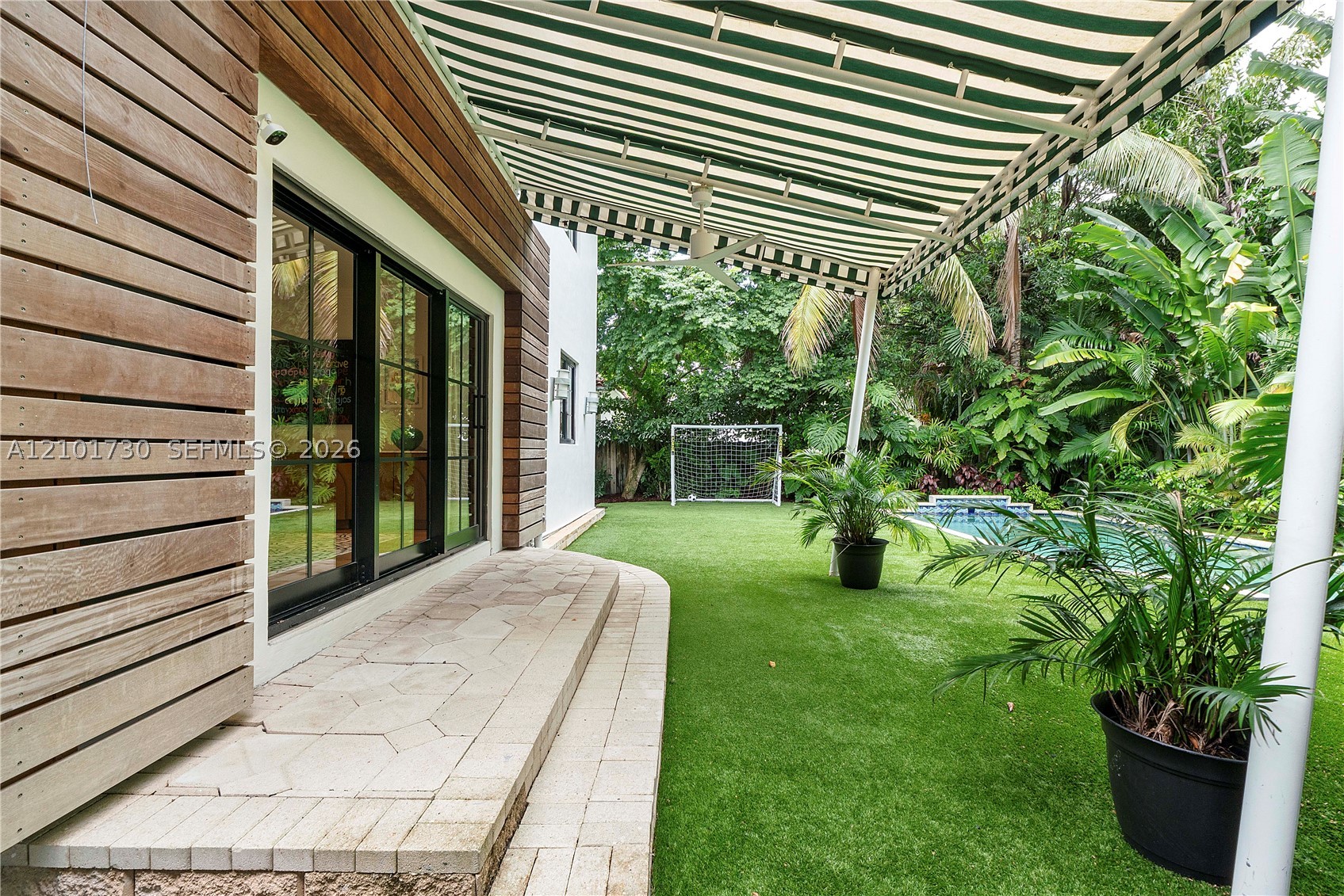 435 W 51st St, Miami Beach FL 33140