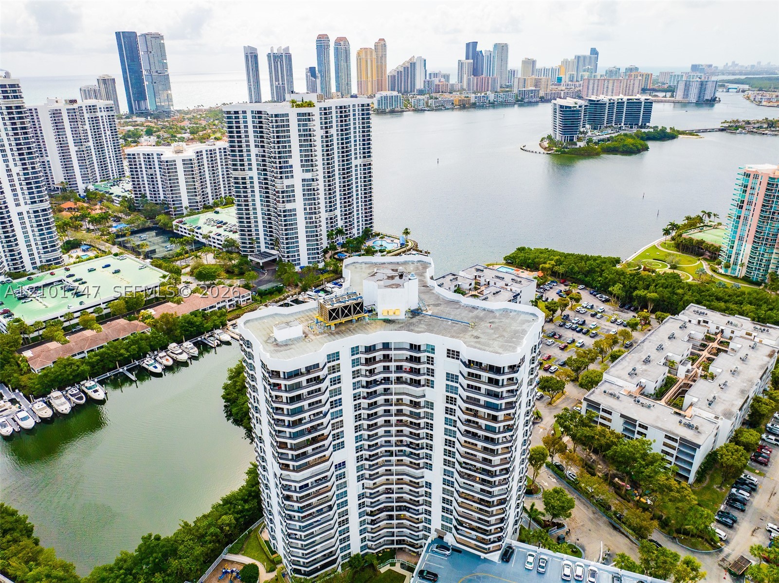 3400 NE 192 ST #1905, Aventura FL 33180