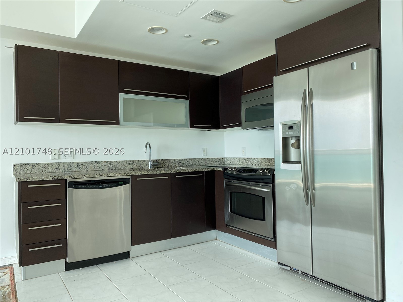 951 Brickell Ave #2508, Miami FL 33131