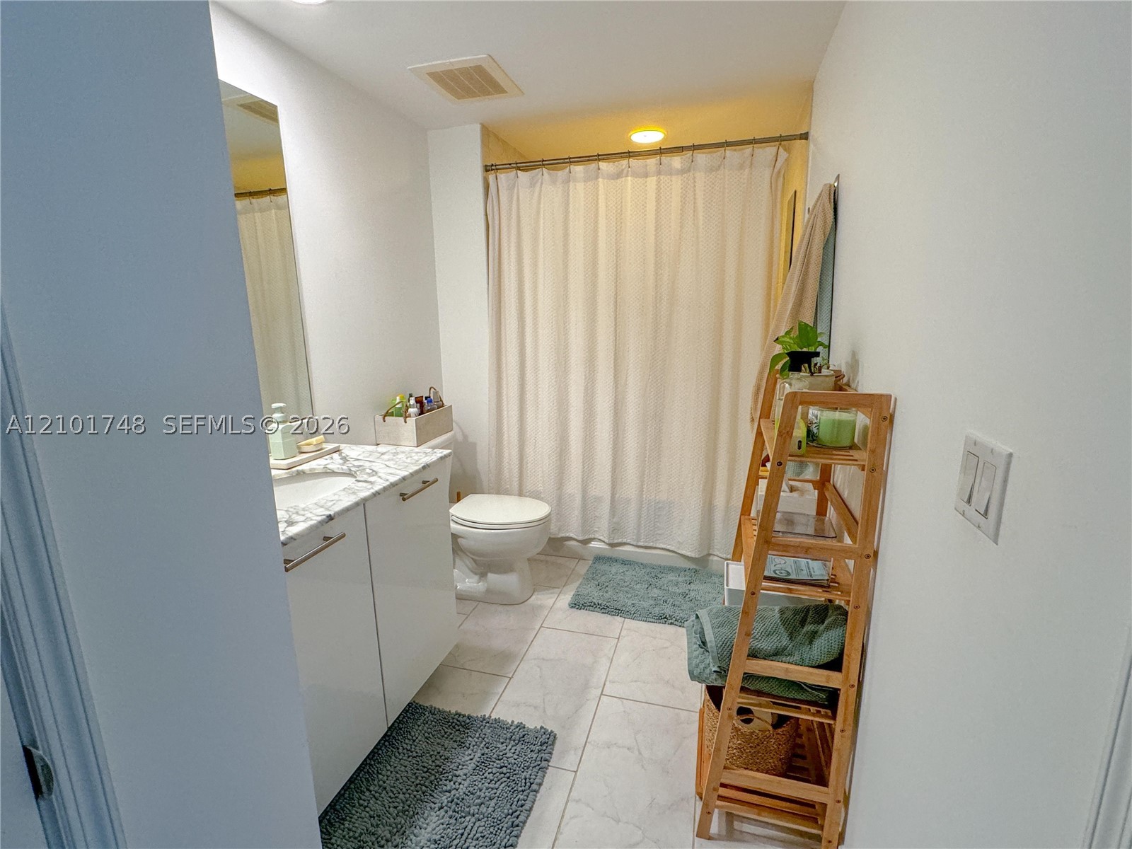 951 Brickell Ave #2508, Miami FL 33131