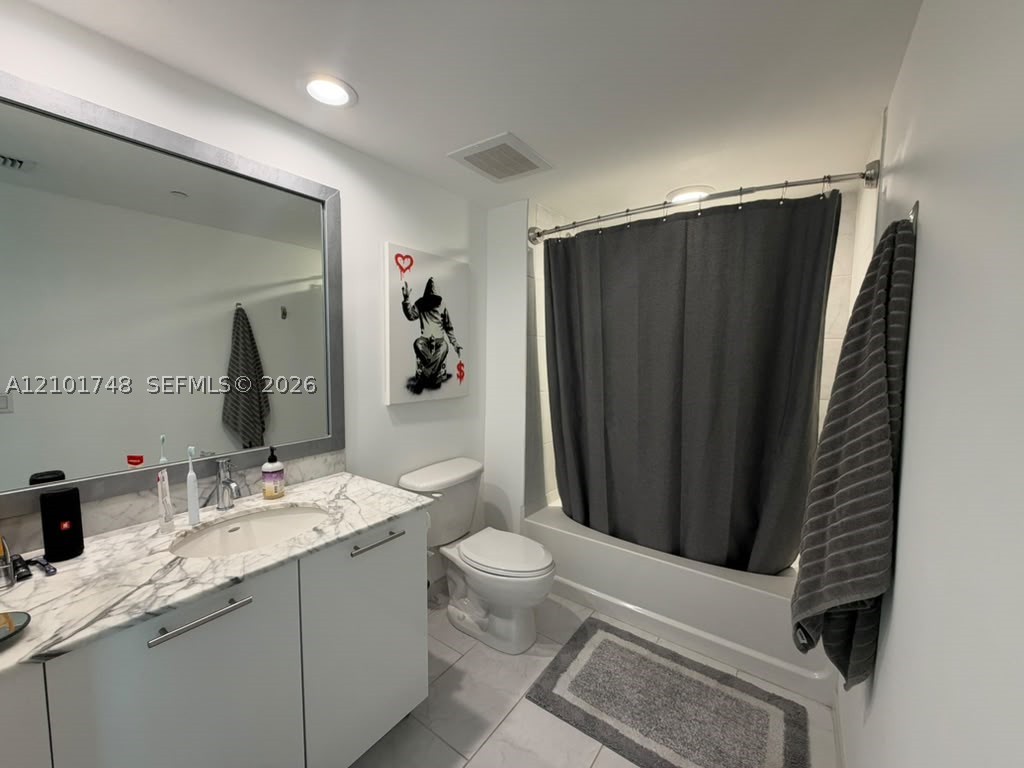 951 Brickell Ave #2508, Miami FL 33131