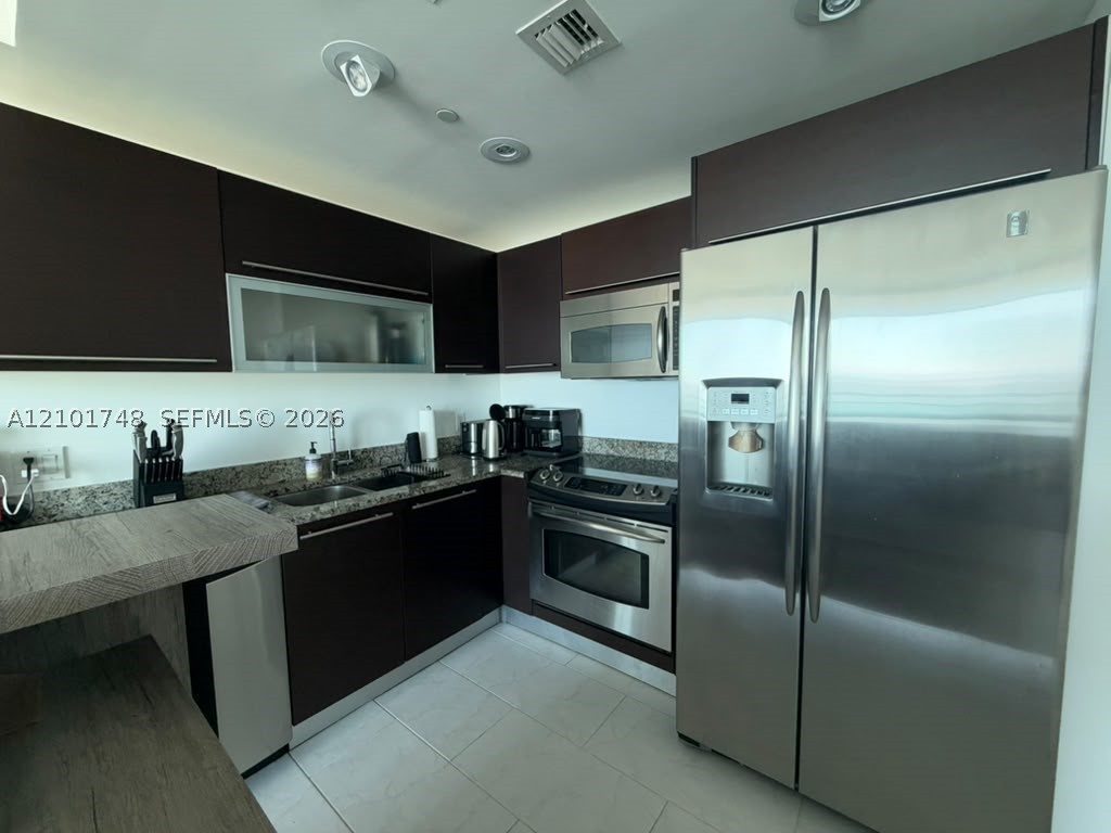 951 Brickell Ave #2508, Miami FL 33131