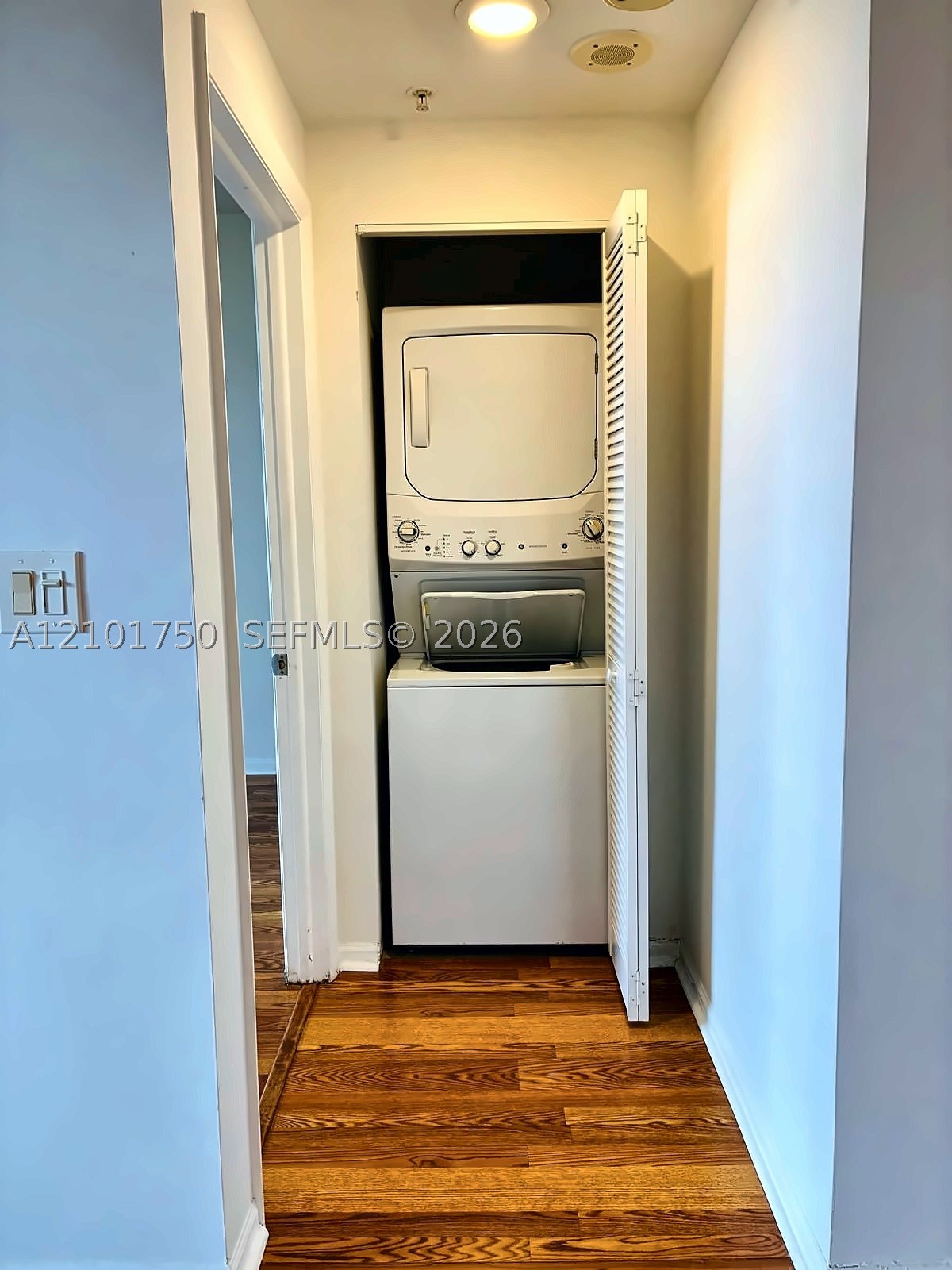 185 SE 14th Ter #1407, Miami FL 33131