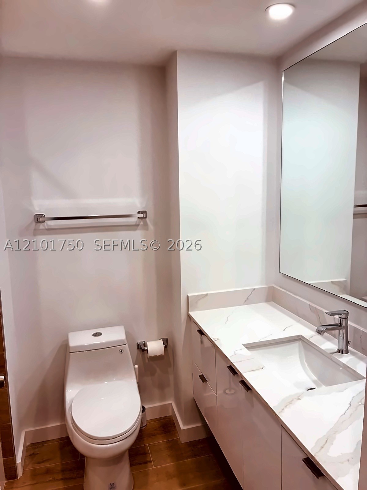 185 SE 14th Ter #1407, Miami FL 33131
