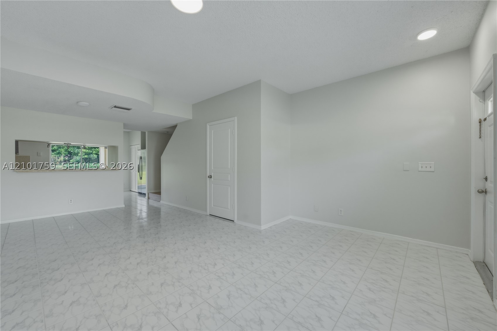 16731 Hemingway Dr, Weston FL 33326