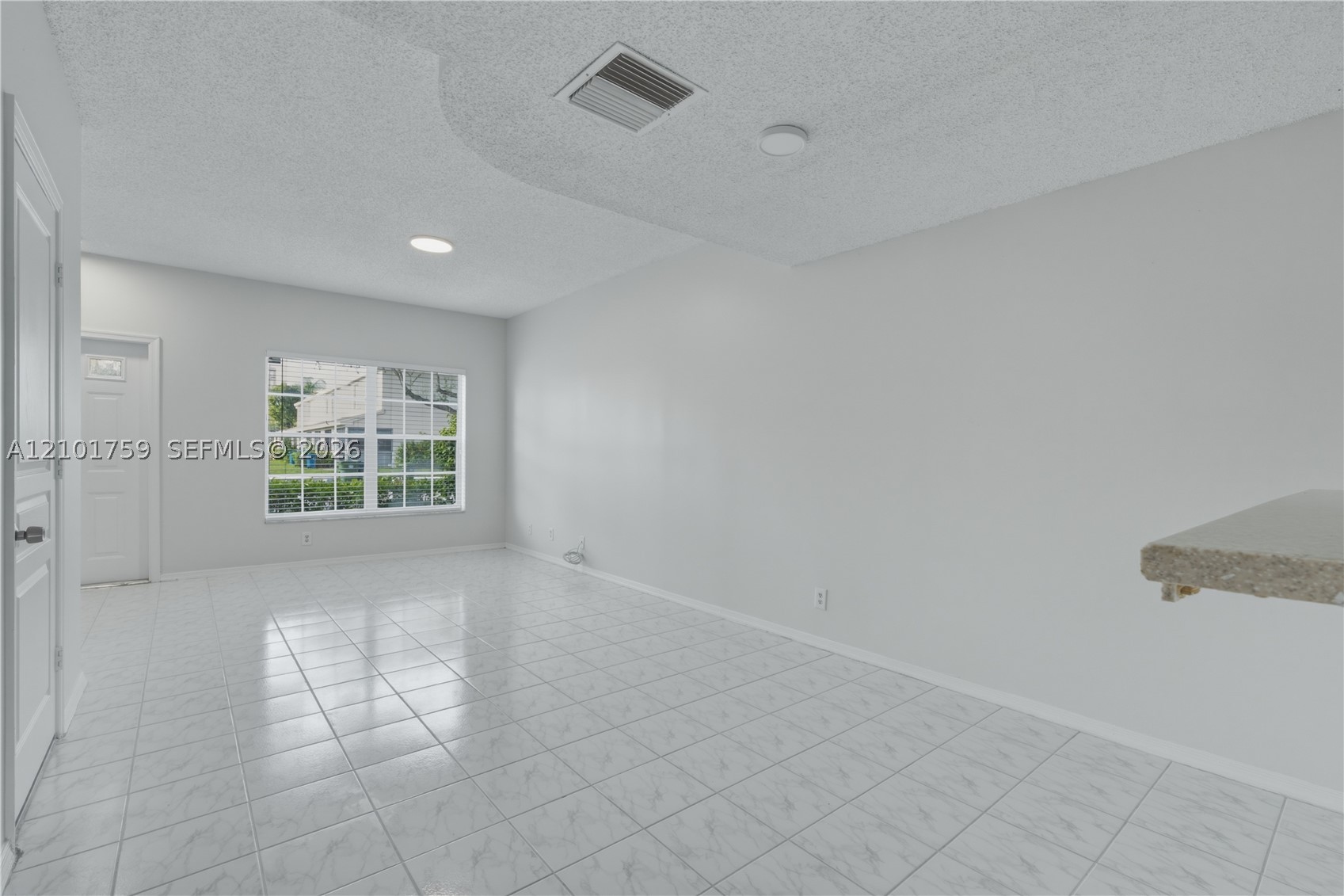 16731 Hemingway Dr, Weston FL 33326