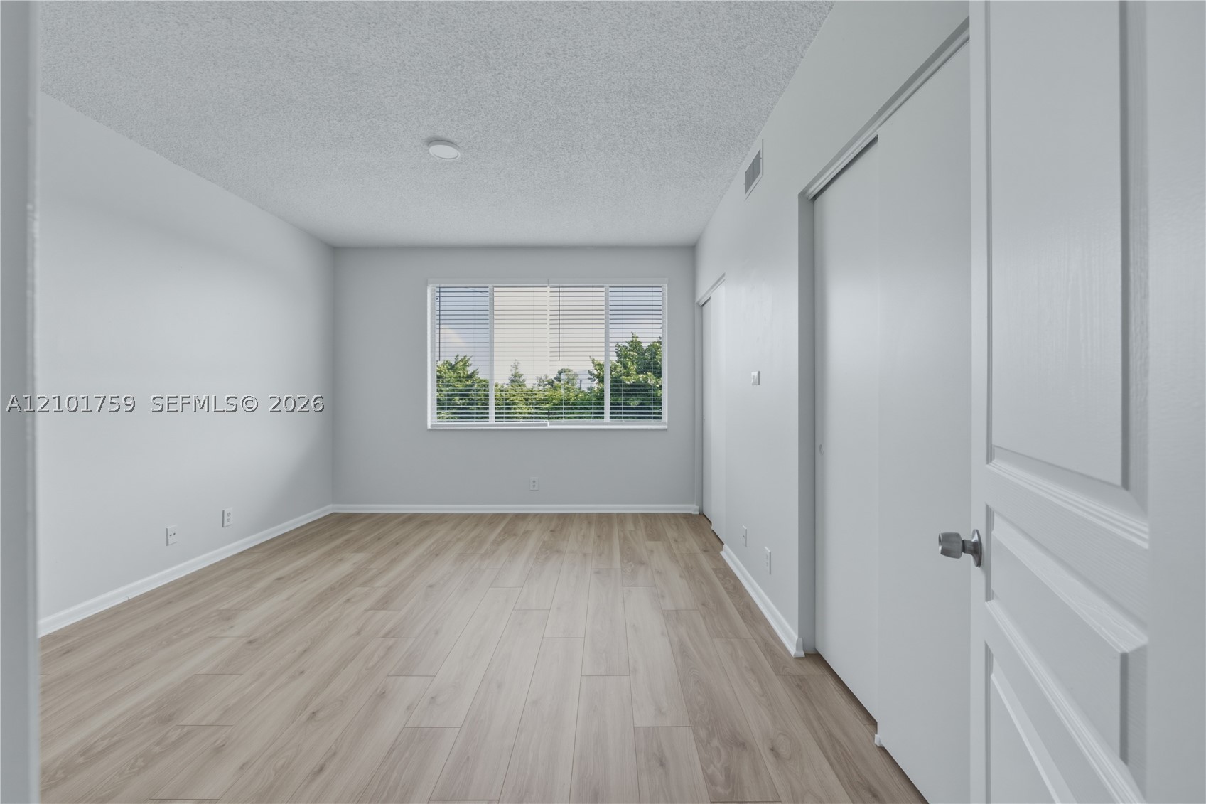 16731 Hemingway Dr, Weston FL 33326
