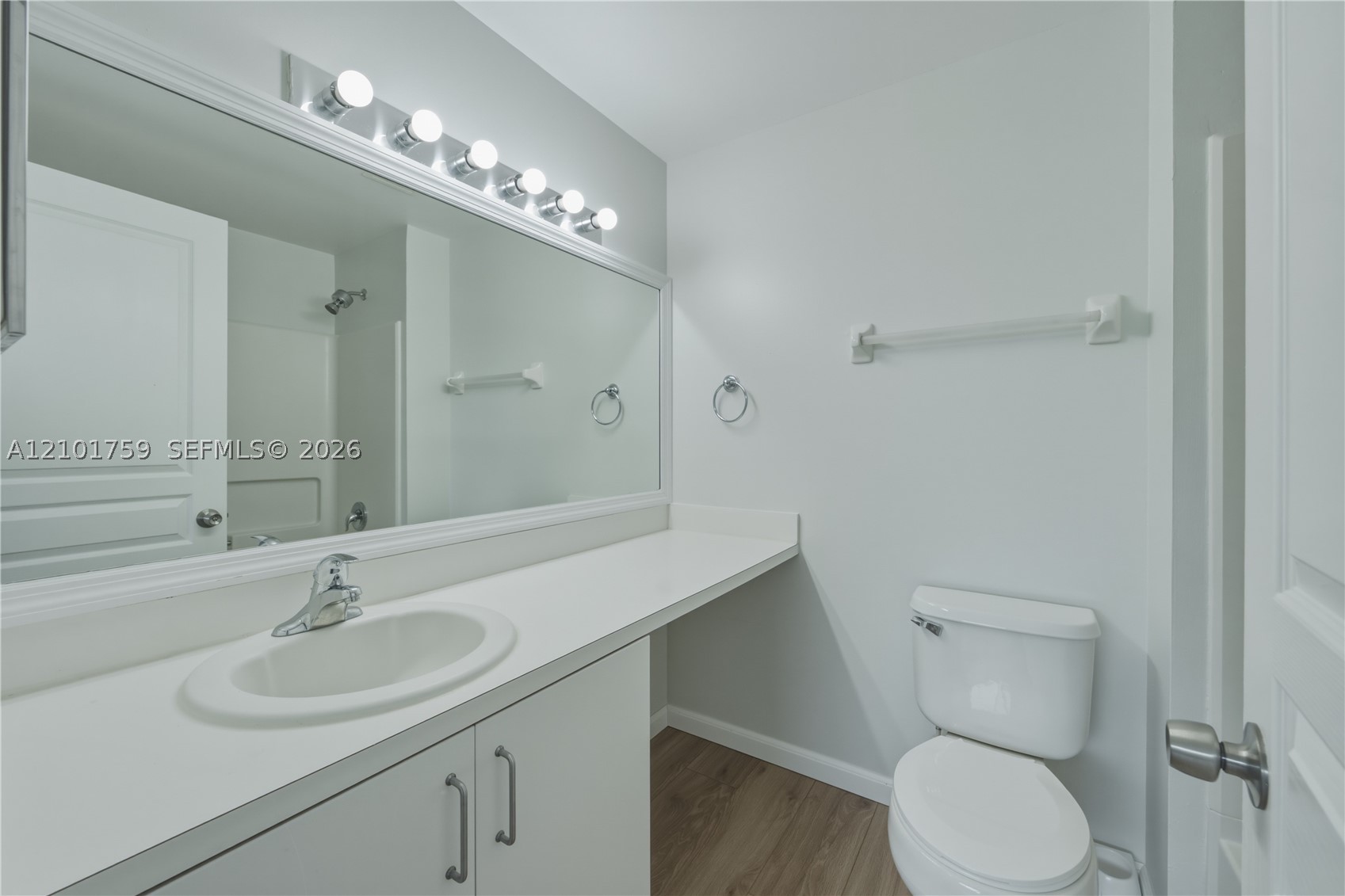 16731 Hemingway Dr, Weston FL 33326