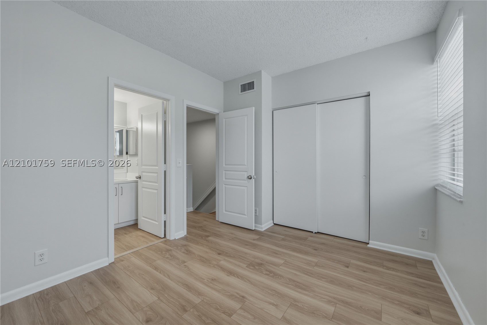 16731 Hemingway Dr, Weston FL 33326