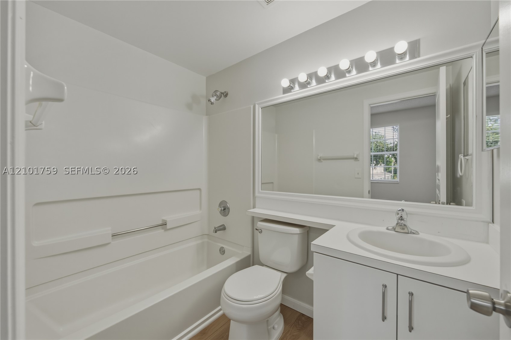 16731 Hemingway Dr, Weston FL 33326