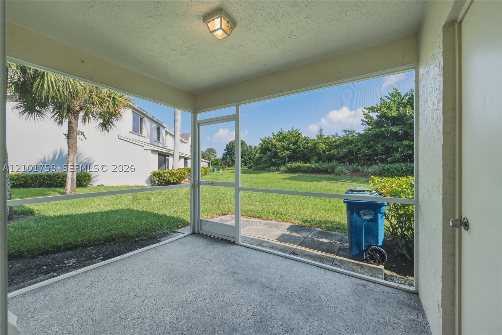 16731 Hemingway Dr, Weston FL 33326